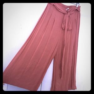 🌻Free People Wide Leg Pleated Capris🌻